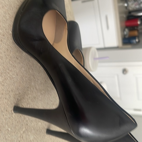 Nine West black  heels - Picture 2 of 2